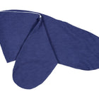 Der KraftKids Stillkissenbezug Leinen blau dunkelblau besteht aus 100% Leinen, hat drei blütenförmige Abschnitte, einen sichtbaren Reißverschluss und passt für Theraline 190 cm. Abgebildet flach auf einem weißen Hintergrund.