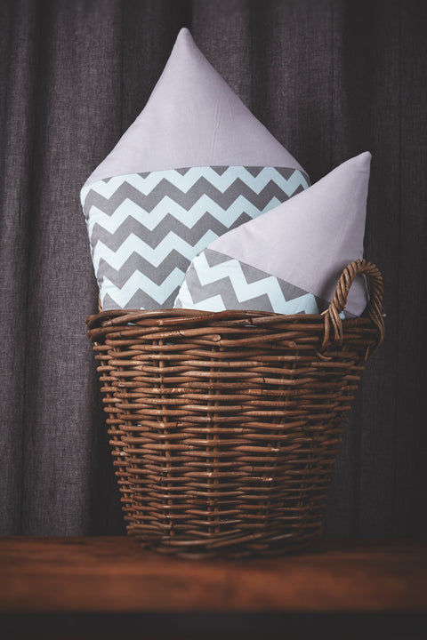 Stoffen huis effen grijze chevron lichtgrijs en mint