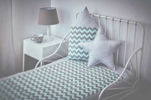 Bedsprei effen grijze chevron lichtgrijs en mint