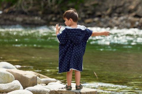 Badponcho mousseline donkerblauw anker