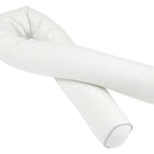 Ein großes, weißes, U-förmiges Körperkissen in Form einer Bettschlange mit zwei langen zylindrischen Armen, die übereinander gekreuzt sind; KraftKids Wickeltischumrandung Leinen leicht grünes Weiß, abgebildet vor einem schlichten weißen Hintergrund.
